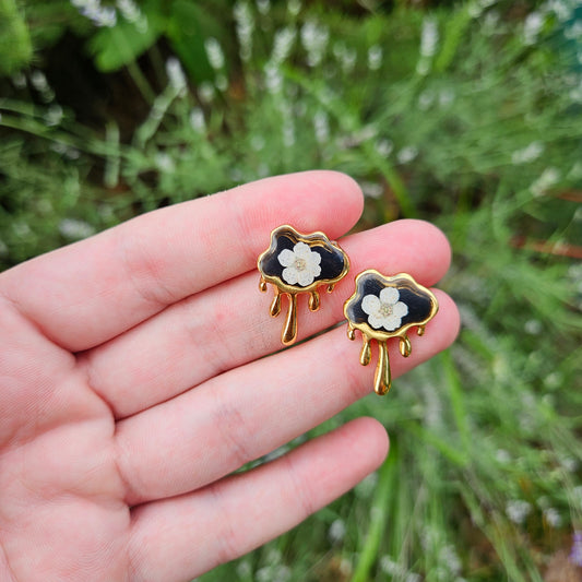 Cloud Studs