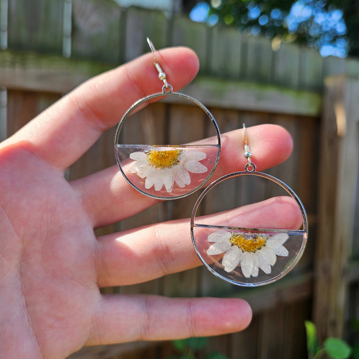 Daisy Dangles
