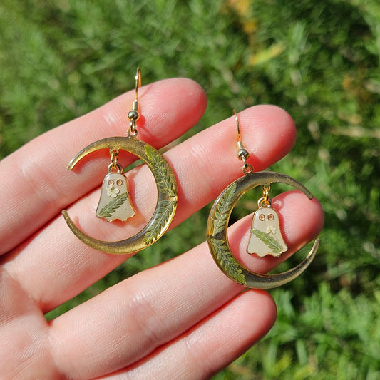 Mini floral Ghosts in Crescent Moon