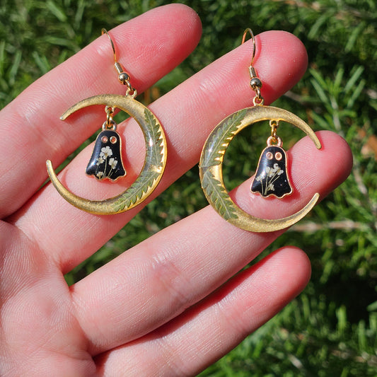 Mini floral Ghosts in Crescent Moon